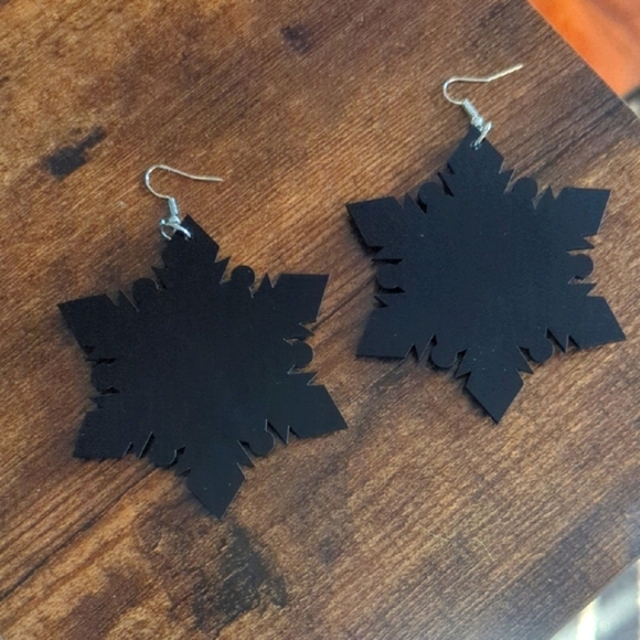 Snowflake Earrings - Picture 2 of 2